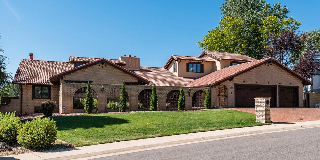 3942 S. Pinehurst Circle