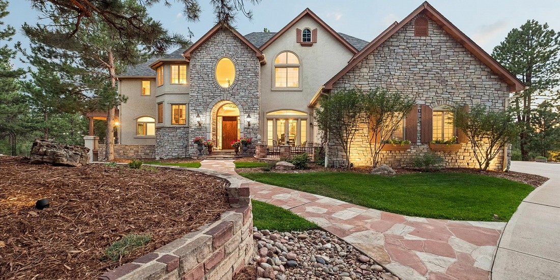 2376 Trails End