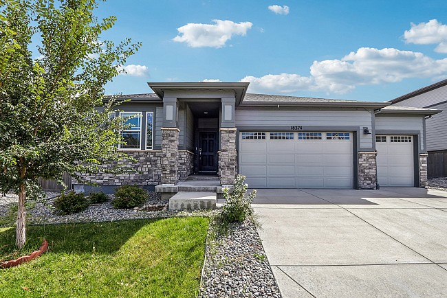 Move in Ready Ranch with a 3 Car Garage in Meadowlark
